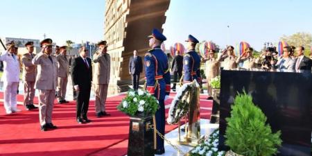 المتحدث الرئاسي ينشر صور زيارة الرئيس السيسي للنصب التذكاري للشهداء وقبري ناصر والسادات - نبض مصر