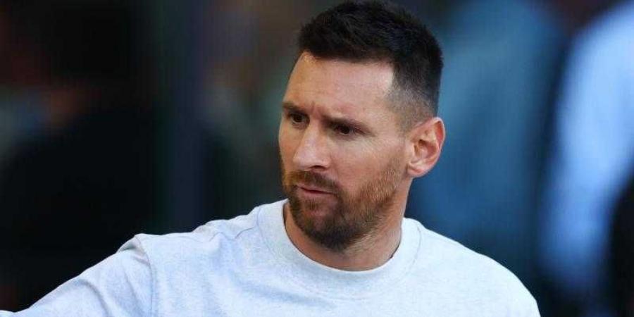 إسم ميسي علي قميص ريال مدريد يشعل الجدل في إسبانيا! - نبض مصر