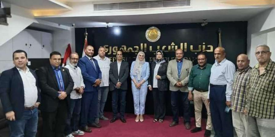 حزب الشعب الجمهوري بالجيزة يعقد اجتماعًا حاشدًا لأمانات الإعلام لبحث خطط التطوير والتواصل مع الجماهير - نبض مصر